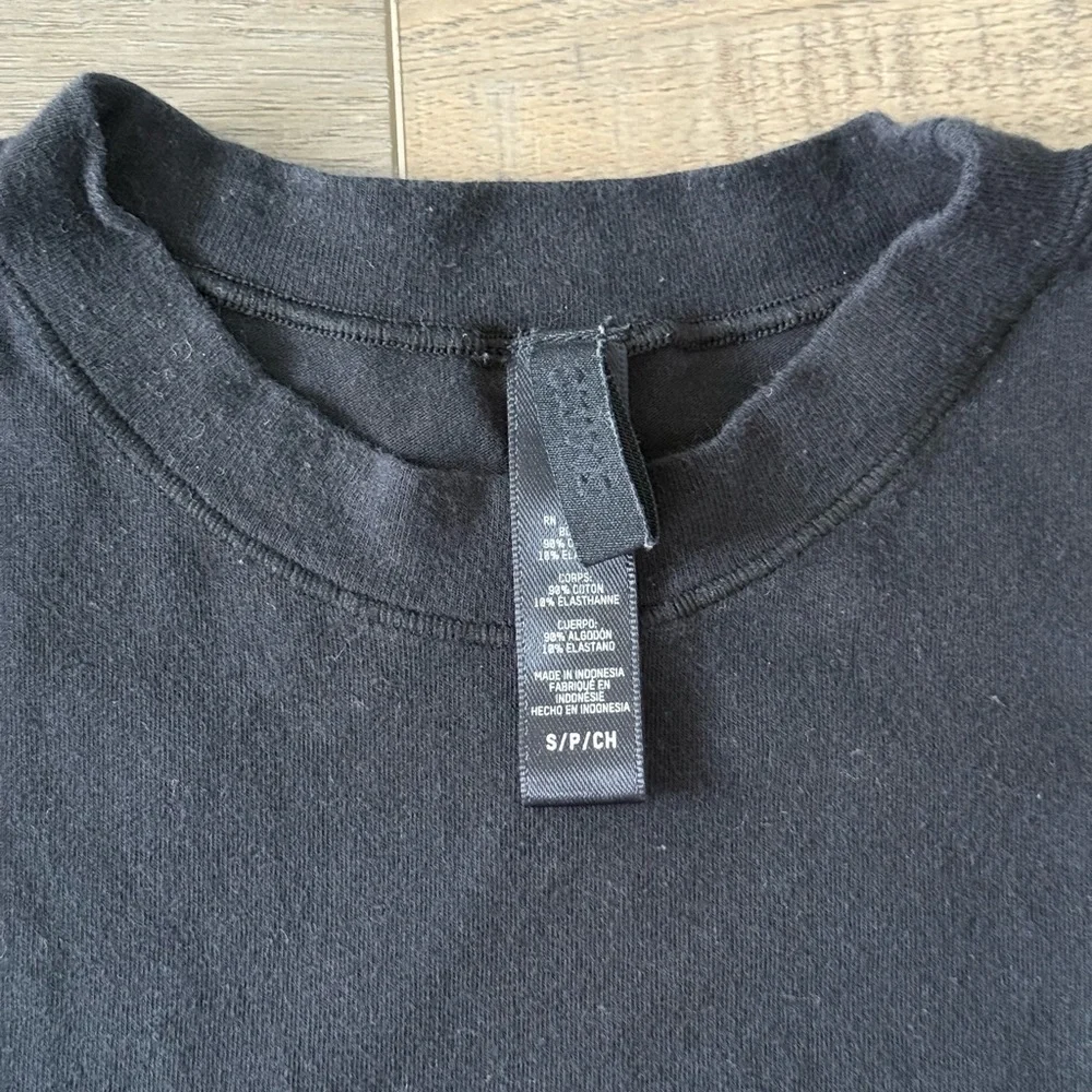 Skims cotton jersey mock neck tank in soot - Picture 3 of 4